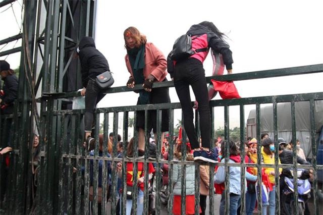 don u23 viet nam, svd my dinh dang “vo tran”, nguoi ham mo treo rao vi lo het ve - 2