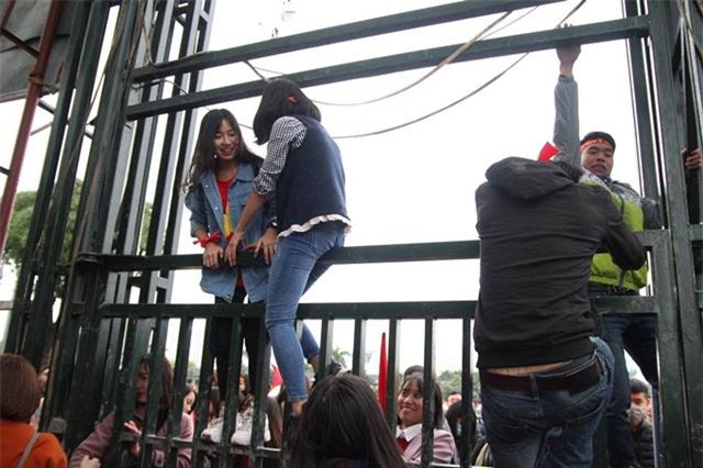 don u23 viet nam, svd my dinh dang “vo tran”, nguoi ham mo treo rao vi lo het ve - 9