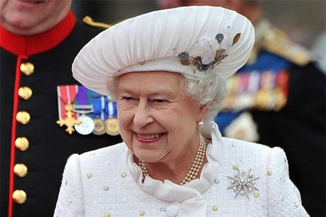 nu hoang elizabeth va chau dau kate: nuoi day con vo cung khac biet nhung ai cung phai kinh ne - 2