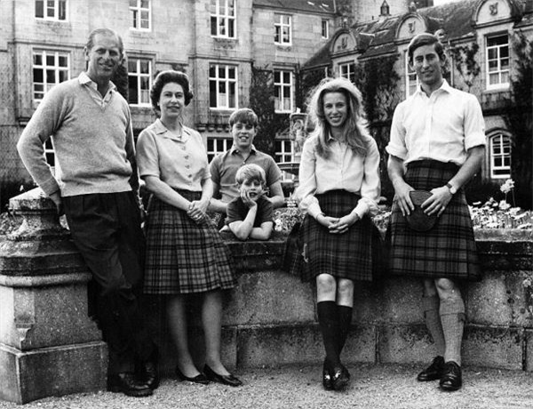 nu hoang elizabeth va chau dau kate: nuoi day con vo cung khac biet nhung ai cung phai kinh ne - 4