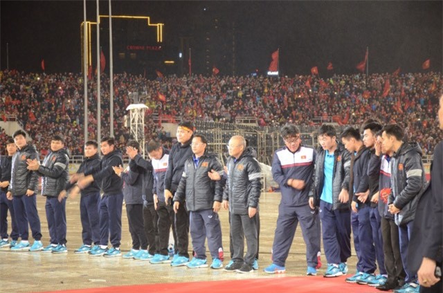 27394295_2063426657221816_1057246224_n