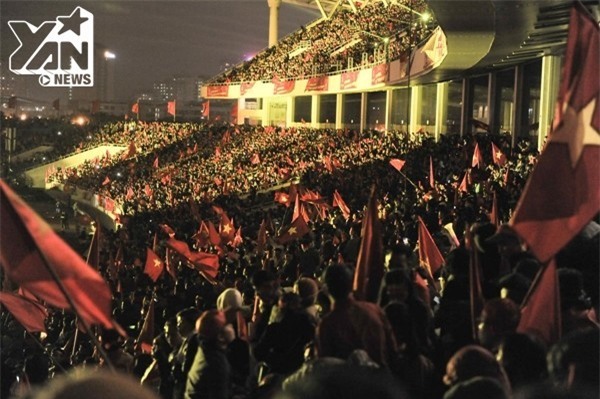 Đàm Vĩnh Hưng nói gì sau khi diện kiến các cầu thủ U23 Việt Nam? - Tin sao Viet - Tin tuc sao Viet - Scandal sao Viet - Tin tuc cua Sao - Tin cua Sao