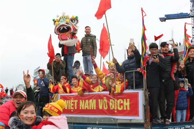 anh: ruc ro bien co trong ngay u23 viet nam tro ve hinh anh 11