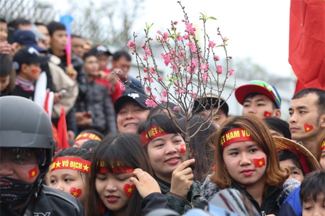 anh: ruc ro bien co trong ngay u23 viet nam tro ve hinh anh 9