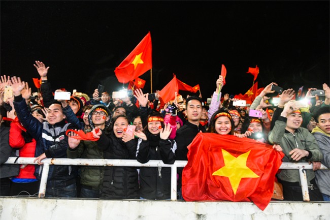 nhin lai nhung hinh anh an tuong trong dem vinh danh doi tuyen u23 viet nam hinh anh 12