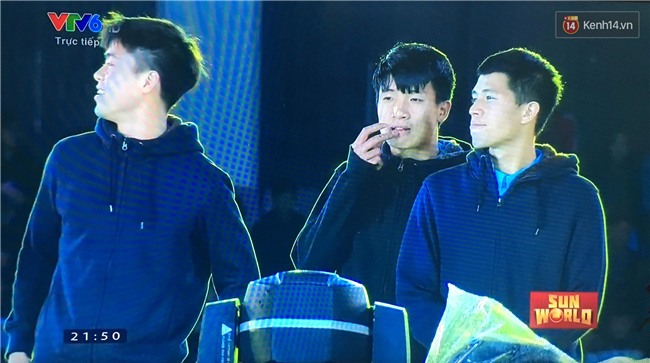 Những khoảnh khắc không góc chết của dàn cầu thủ cực phẩm U23 trong Gala vinh danh - Ảnh 27.