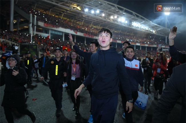 Những khoảnh khắc "không góc chết" của dàn cầu thủ cực phẩm U23 trong Gala vinh danh - Ảnh 5.