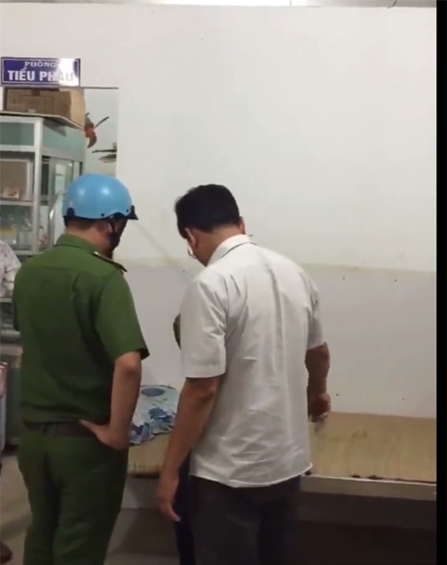Cà Mau: Nghi án thanh niên hiếp dâm bé gái 6 tuổi, hai thanh niên khác vừa quay clip vừa cổ vũ - Ảnh 3.
