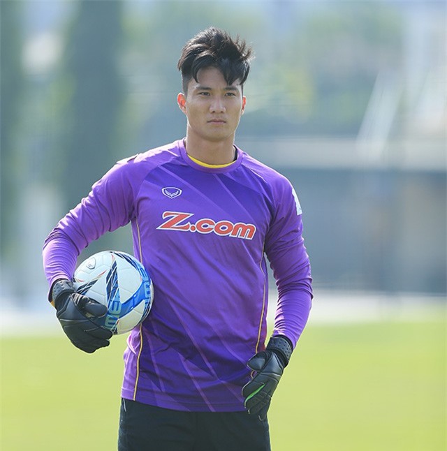 Ngoài Bùi Tiến Dũng, U23 Việt Nam còn có một thủ môn khác cực phẩm không kém - Ảnh 1.