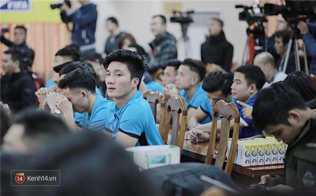 Ngoài Bùi Tiến Dũng, U23 Việt Nam còn có một thủ môn khác cực phẩm không kém - Ảnh 15.