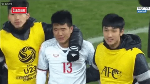 Lăn xả ngoài sân bóng là vậy thế nhưng ở đời thường, Đức Chinh lại khiến ai cũng bật cười vì độ nhí nhố vô đối của mình - Ảnh 5.