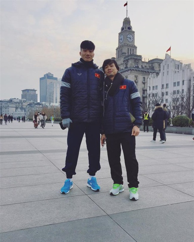 Này chị em, ngoài hot boy Tiến Dũng, U23 Việt Nam còn 1 chàng thủ môn dự bị rất đẹp trai và ngầu nhé - Ảnh 10.