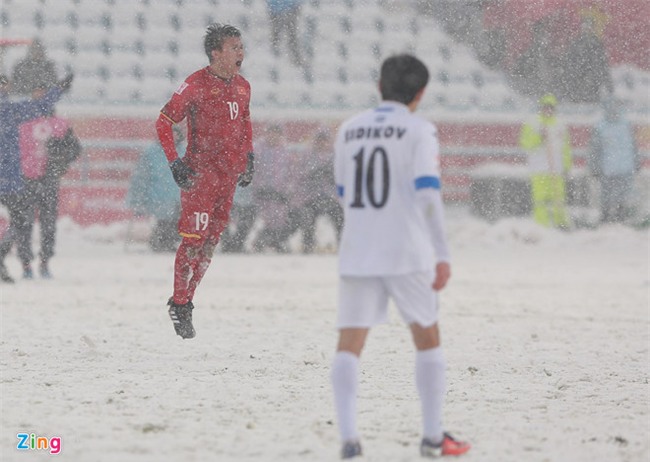 Nha bao Anh: Toi luc Quang Hai ra nuoc ngoai thi dau hinh anh 2