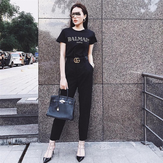 Có ai nghiện áo phông như Kỳ Duyên, bất chấp áo của nam, vẫn mặc nhiệt tình - Ảnh 16.