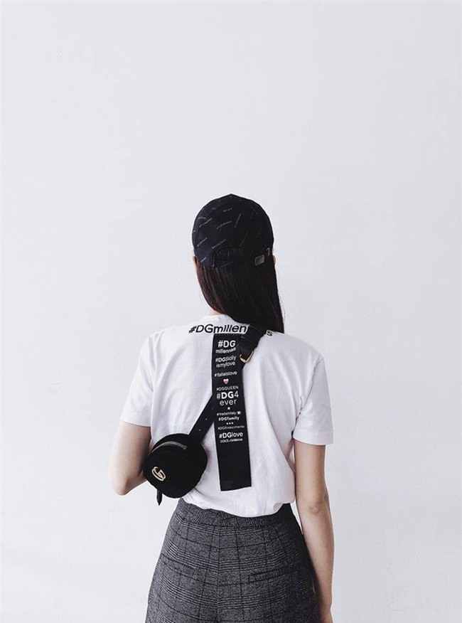 Có ai nghiện áo phông như Kỳ Duyên, bất chấp áo của nam, vẫn mặc nhiệt tình - Ảnh 9.