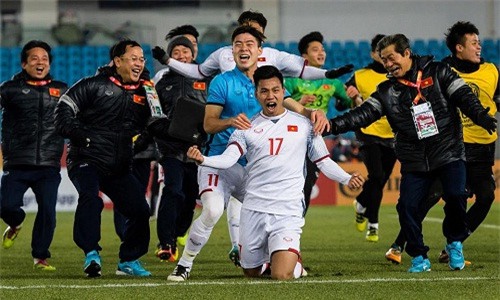 Diva My Linh hai huoc che clip Xuan Truong, Van Thanh hat ngau hung hinh anh 3