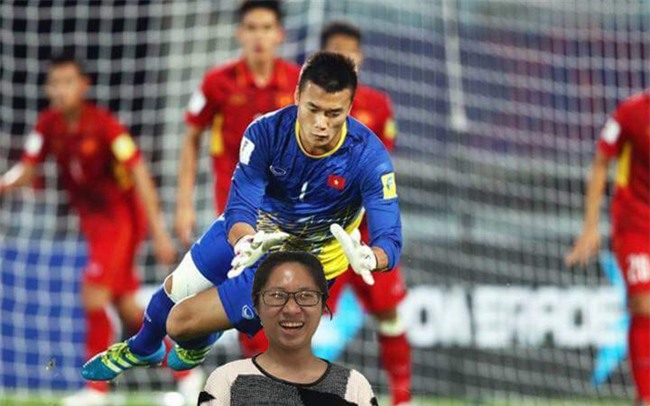 ngo ngang voi co gai "chup anh chung" voi bui tien dung hinh anh 6