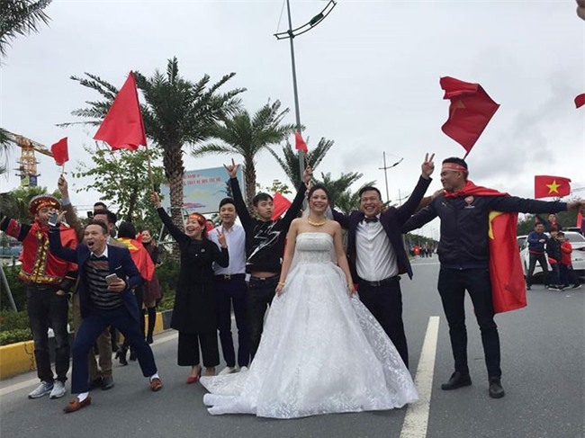 Cặp đôi hoãn giờ đón dâu để chào đón U23 Việt Nam: Sẽ đặt tên con là Quang Hải, Tiến Dũng - Ảnh 3.