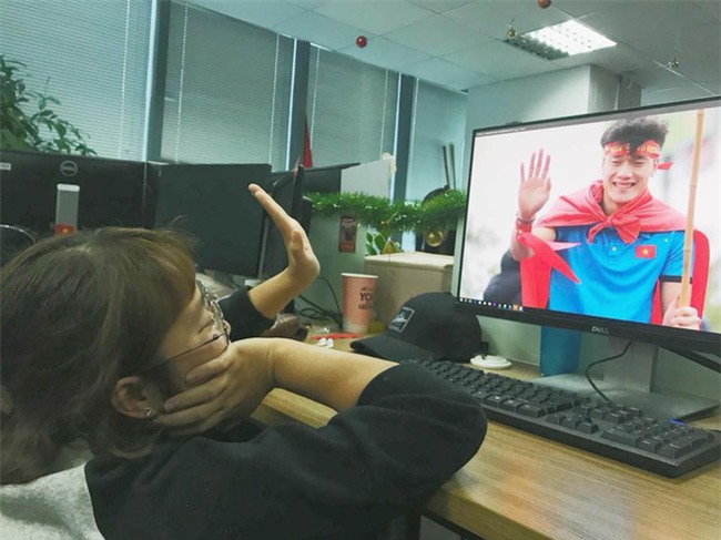 Soi nhan sắc, để ý chuyện đời tư chán chê, dân mạng lại đem các cầu thủ U23 ra chế ảnh - Ảnh 7.