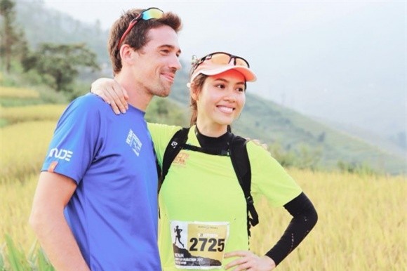 Á hậu Hoàng My ghi điểm khi thường xuyên tham gia các chương trình xã hội ý nghĩa và tập trung vào con đường đèn sách.  - Tin sao Viet - Tin tuc sao Viet - Scandal sao Viet - Tin tuc cua Sao - Tin cua Sao