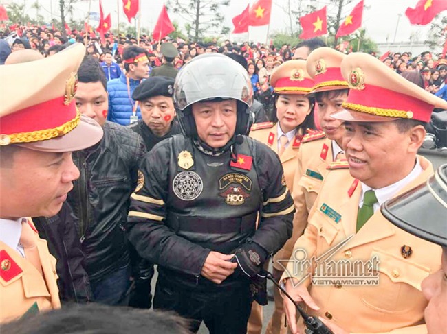 Bí mật chiếc xô trên xe chở U23 Việt Nam từ Nội Bài về Hà Nội