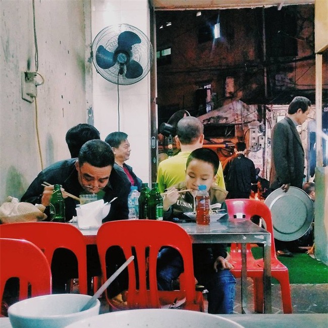 Khám phá địa chỉ quán ăn, món tủ của các chàng trai U23 khi không đá bóng - Ảnh 5.