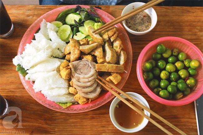 Khám phá địa chỉ quán ăn, món tủ của các chàng trai U23 khi không đá bóng - Ảnh 8.