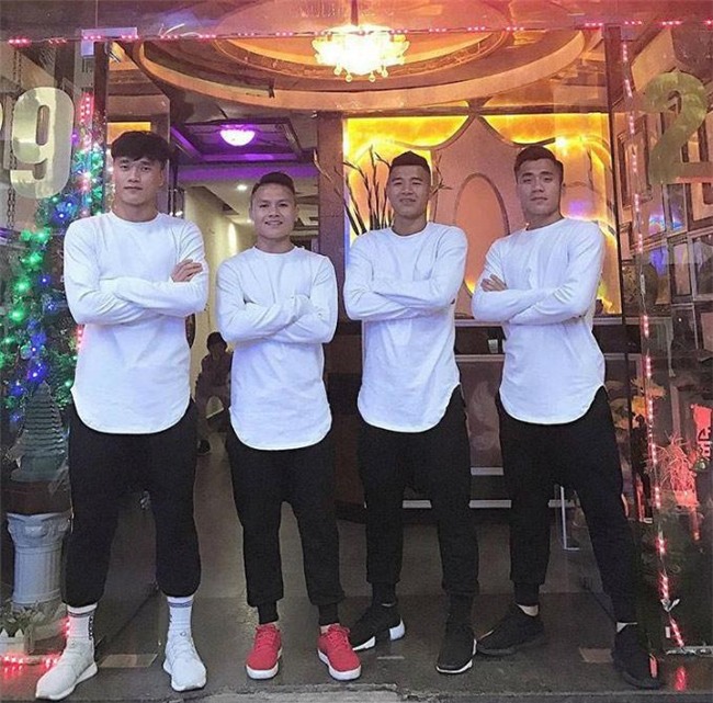 u23 viet nam va nhung lan dien do "dong phuc" don tim chi em - 5