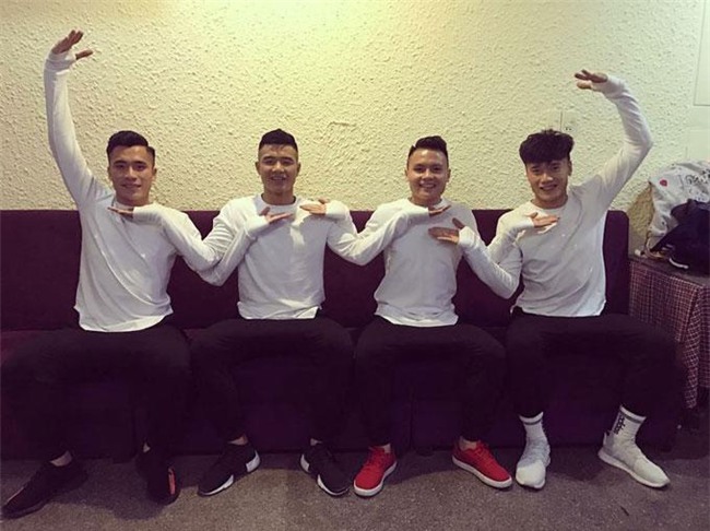 u23 viet nam va nhung lan dien do "dong phuc" don tim chi em - 6