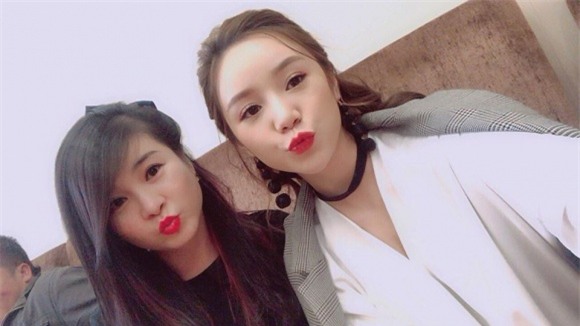 Hot girl - hot boy Việt: Dân mạng chia sẻ chóng mặt bức ảnh Quang Hải lọt thỏm khi đứng cạnh Văn Hoàng-5
