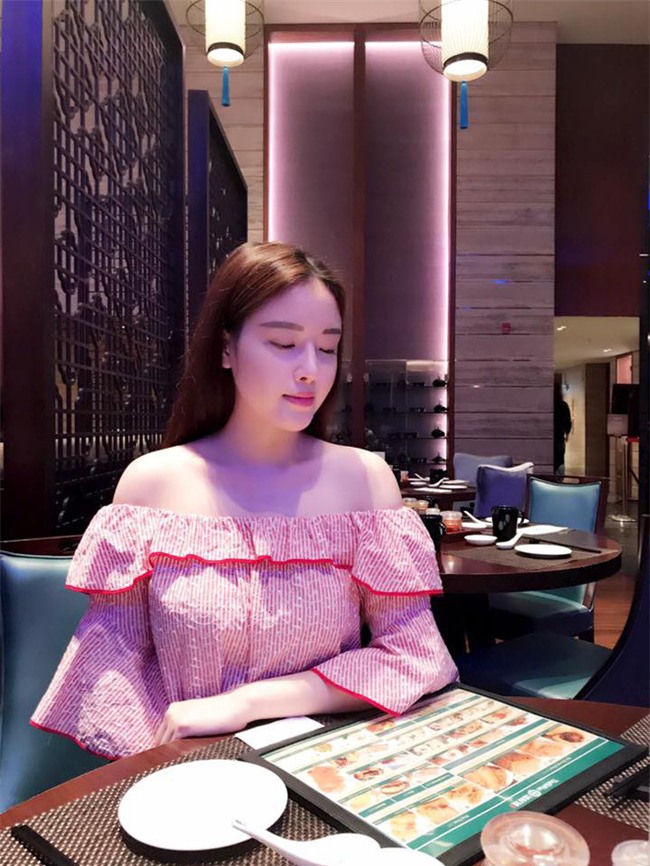 Mới ngày ngào còn đen nhẻm, em gái Mai Phương Thúy giờ đã biến hóa hóa thành cô gái sành điệu và xinh đẹp lắm rồi - Ảnh 29.