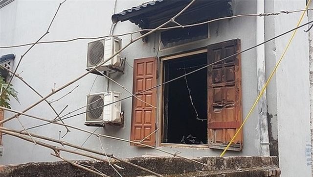 3 nguoi trong mot gia dinh thuong vong nghi do co ke dot nhap, cham lua dot binh gas - 1