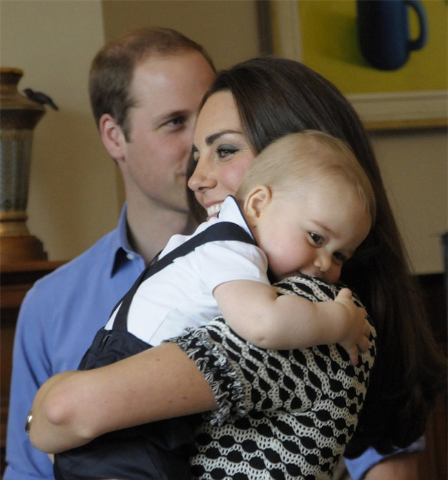 Những điểm chung thú vị trong cách nuôi dạy con của Công nương Diana và Kate Middleton - Ảnh 2.