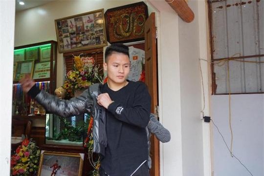 nguoi hung quang hai bat ngo bat taxi, ve nha trong lang le - 5