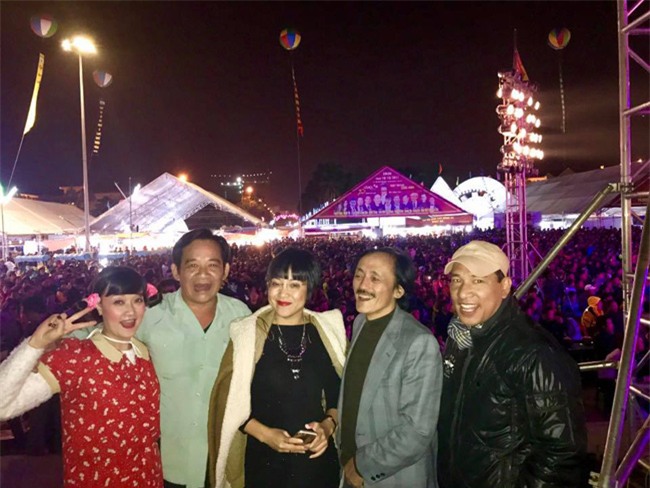 khoc cuoi voi canh di dien tinh cua xuan hinh, son tung va dan sao viet hinh anh 4