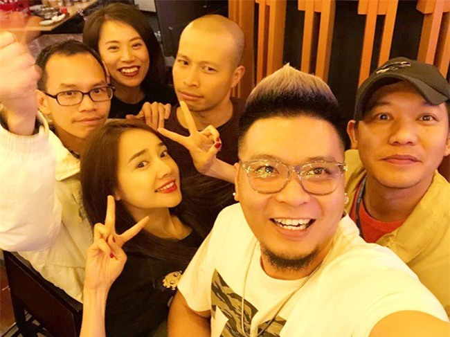 Hành động lạ lùng của Nhã Phương khiến dư luận nghi vấn Trường Giang cầu hôn bất thành - Ảnh 1.