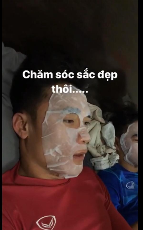 hot: bui tien dung va tuyen u23 dong loat nhap hoi "cuong mat na" cua hong duy pinky? - 4