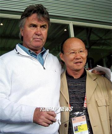 Báo Hàn Quốc tiếc nuối vì những thiệt thòi mà HLV Park Hang-seo phải chịu đựng - Ảnh 2.