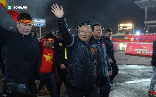 NÓNG: HLV Park Hang-seo lên Phố núi cảm ơn bầu Đức sau kỳ tích U23 Việt Nam - Ảnh 1.