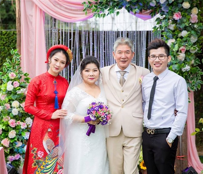 can canh dam cuoi nhu co tich nsnd thanh hoa tuoi u70 va chong tre hinh anh 6