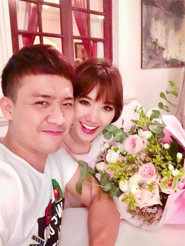 tran thanh khoe minh va ba xa hari won cang o voi nhau, cang giong nhau - 6