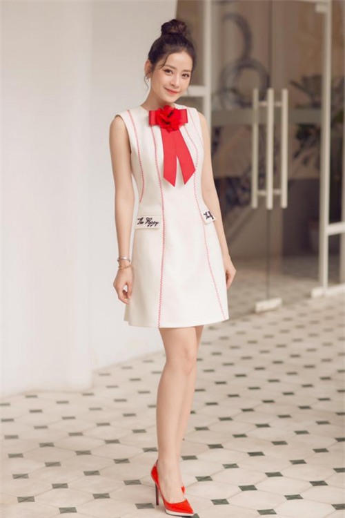 Chi Pu quả lợi hại! ‘Chặt đẹp’ cả Angela Phương Trinh và Tú Hảo khi diện lại thiết kế cũ - Ảnh 2.