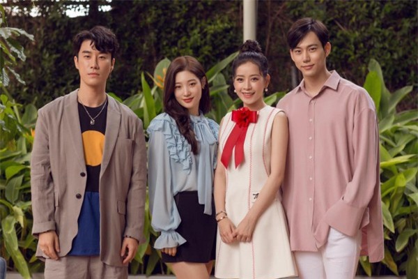 Chi Pu quả lợi hại! ‘Chặt đẹp’ cả Angela Phương Trinh và Tú Hảo khi diện lại thiết kế cũ - Ảnh 4.