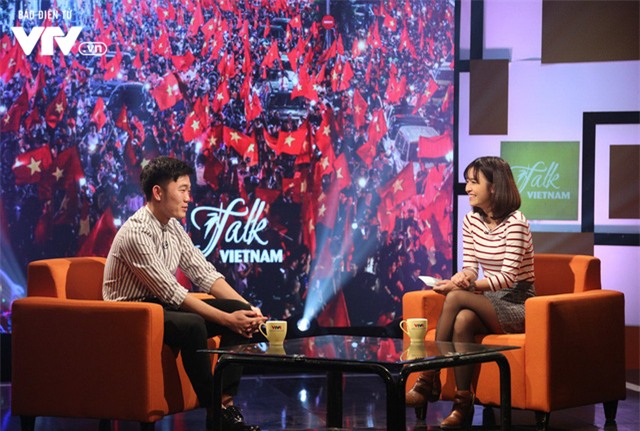 luong xuan truong u23 dep nhu trai han tren show tieng anh cua vtv hinh anh 4