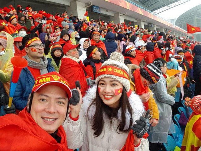 Sao Việt đầu tiên khoe biên lai chuyển tiền tặng U23 Việt Nam - Ảnh 1.