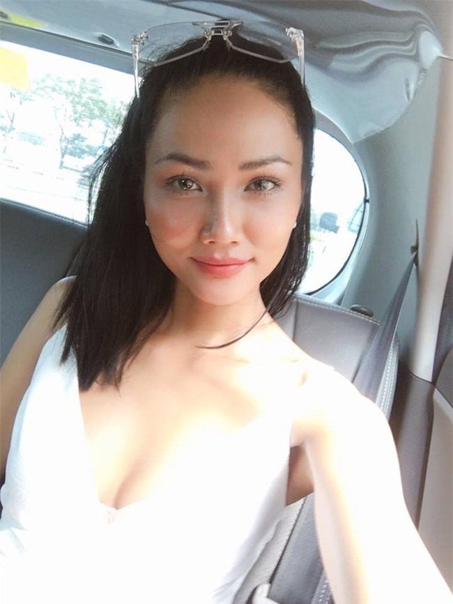 Hoa hậu HHen Niê ơi, cứ tóc ngắn thôi đừng để tóc dài và trang điểm đậm như này nhé! - Ảnh 12.