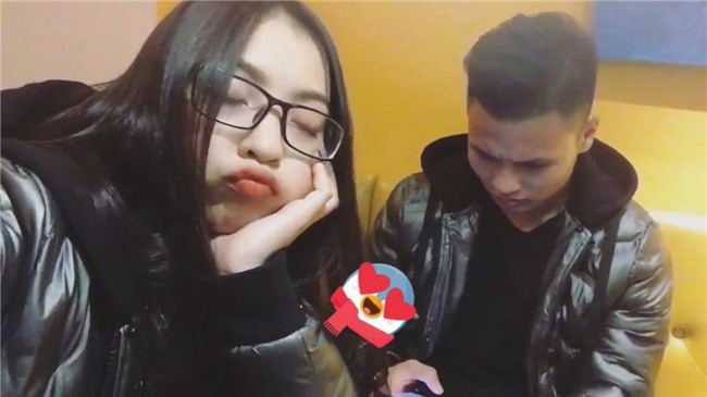 quang hai, van toan dua ban gai vao sai gon truoc buoi giao luu voi nguoi ham mo - 1