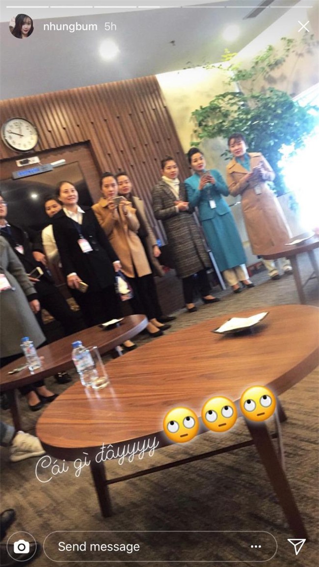 quang hai, van toan dua ban gai vao sai gon truoc buoi giao luu voi nguoi ham mo - 6