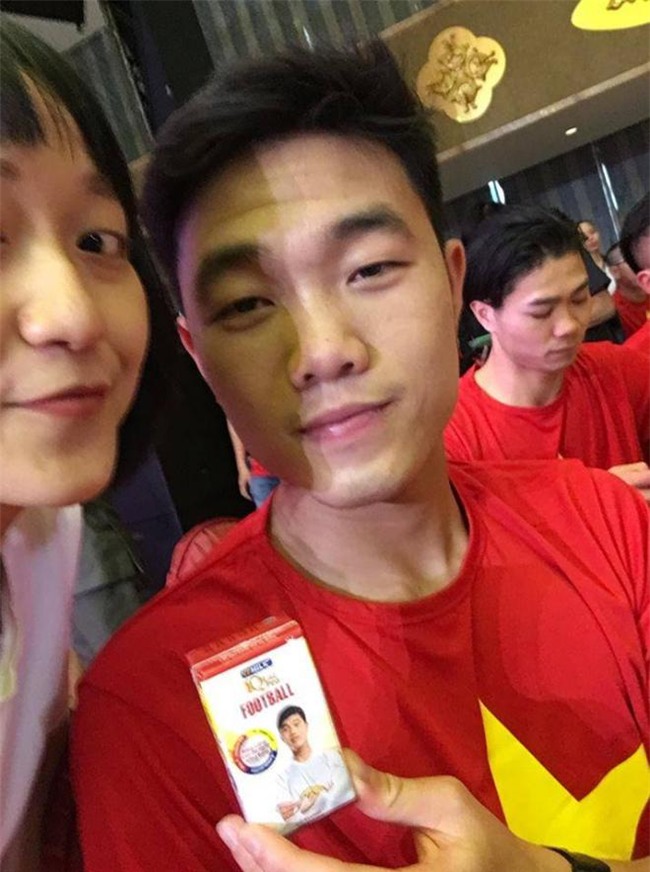 u23 viet nam dang yeu het nac khi gap fan sai gon, nhieu nghe si cung xuat hien - 3