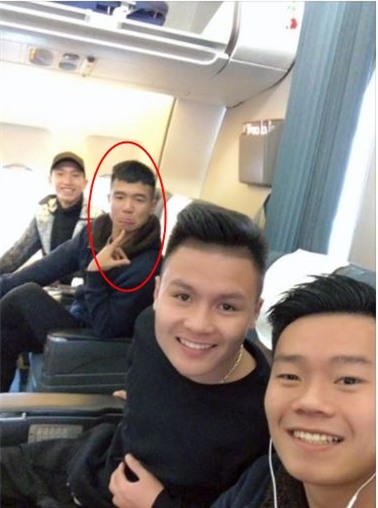 Hài hước cực đỉnh ở Hà Nội xong rồi, giờ Đức Chinh lại lầy lội có thừa khi gặp người hâm mộ Sài Gòn-3